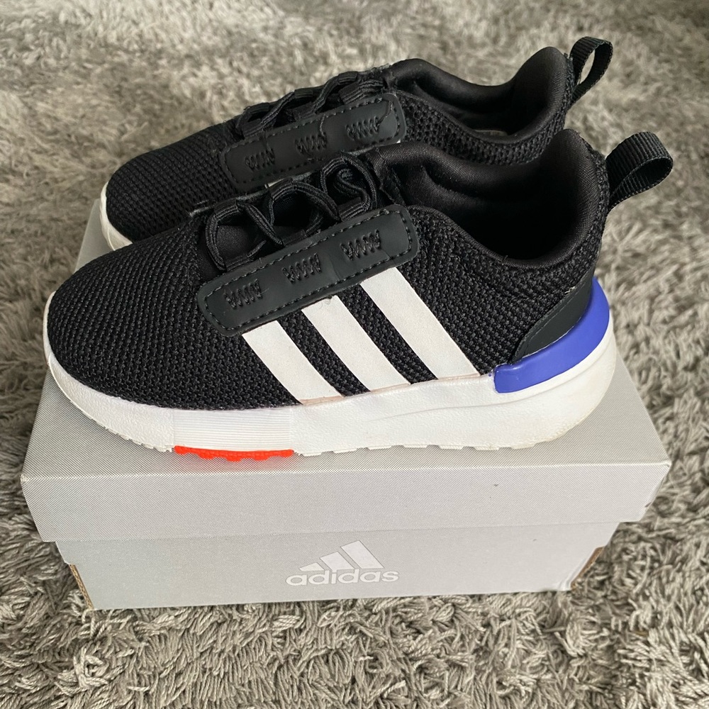 Racer TR211 Black Adidas